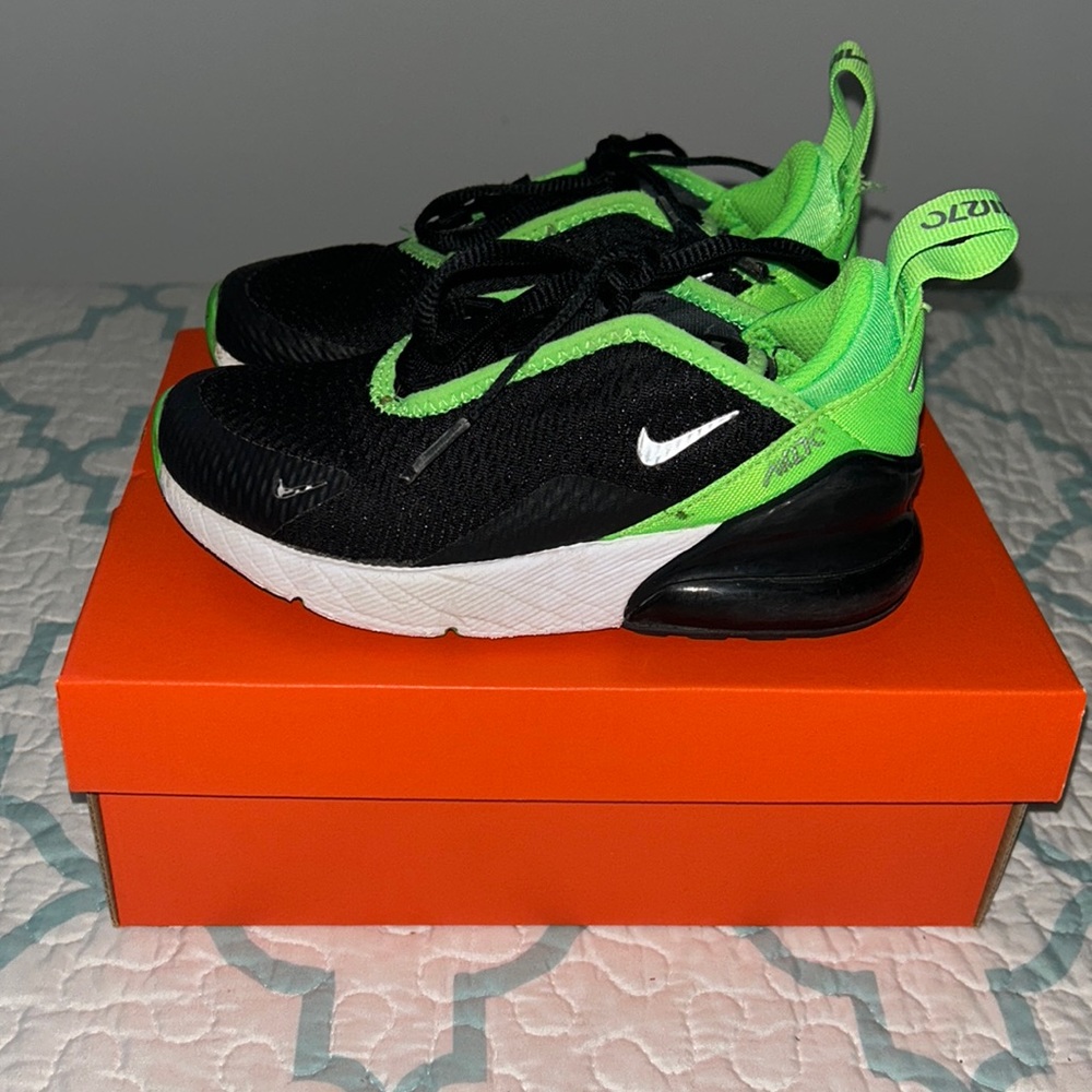 NIKE Green, Black & White Air Max 270